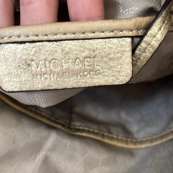 Michael Kors Leather Bucket Shoulder Bag Gold - Picture 12 of 16